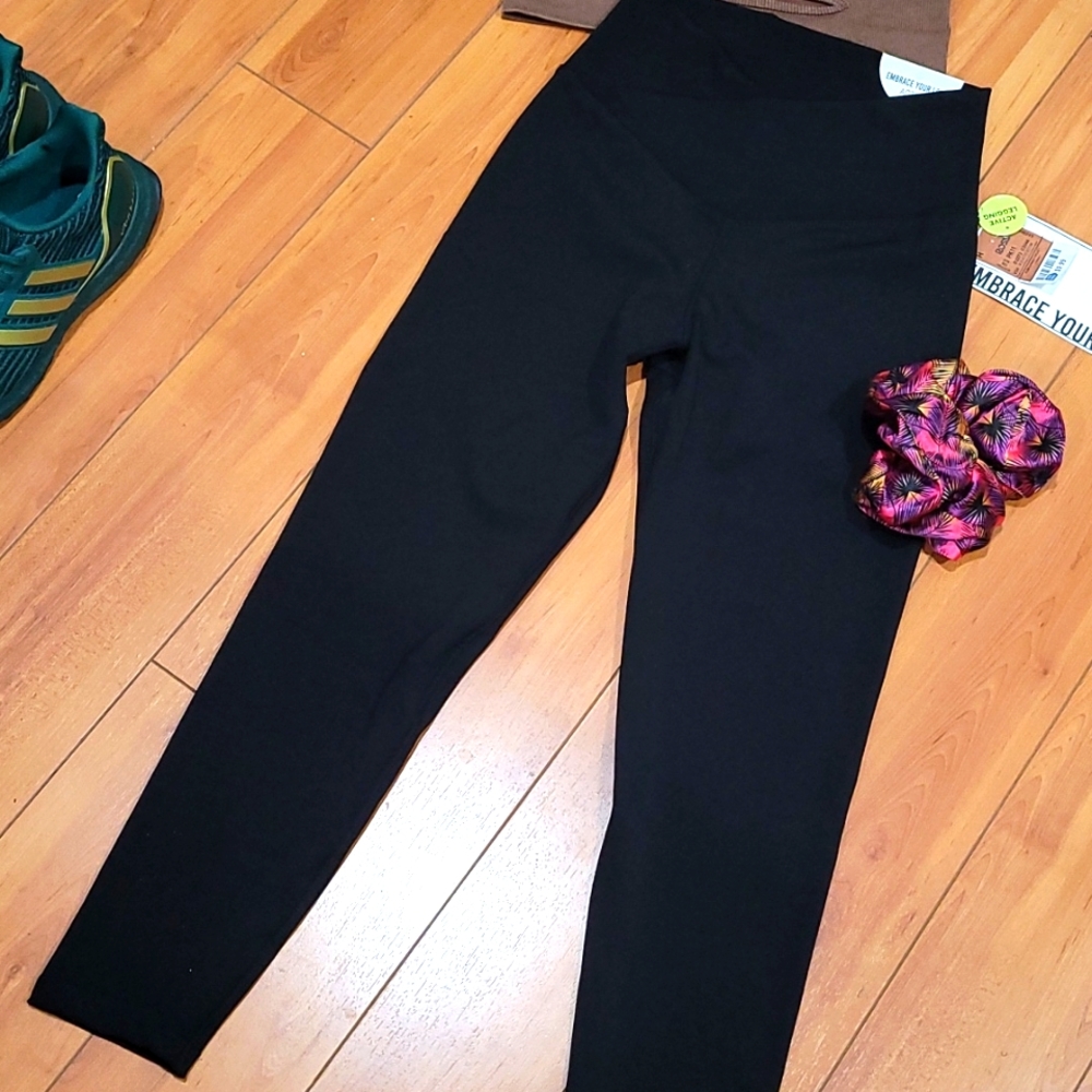 High waisted leggings size medium